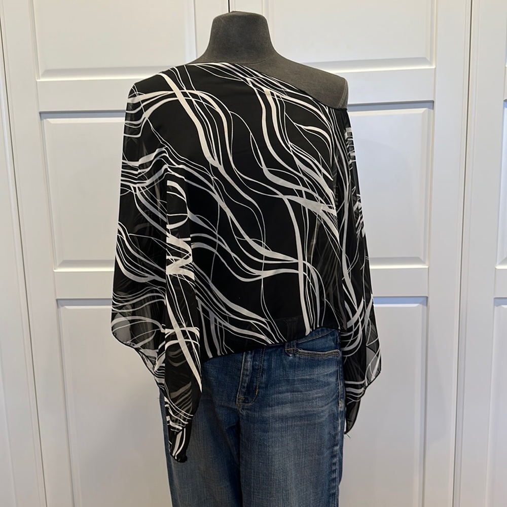 SIX DEGREES Of Separation Black/White Poncho